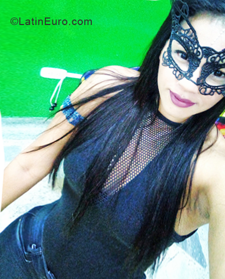 Date this exotic Colombia girl Karen from Bogota CO24091