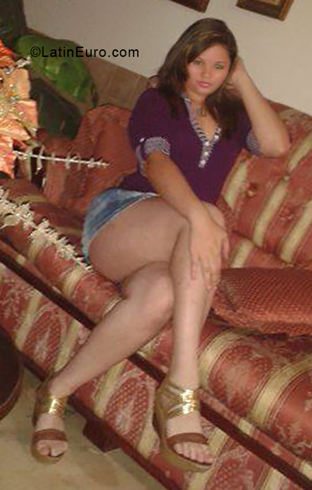 Date this gorgeous Venezuela girl Liliana from Caracas VE1766