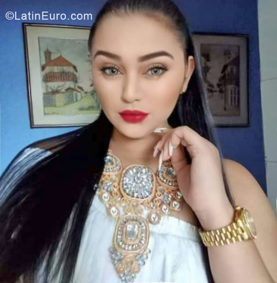 Date this charming Colombia girl Camila from Bogota CO24099