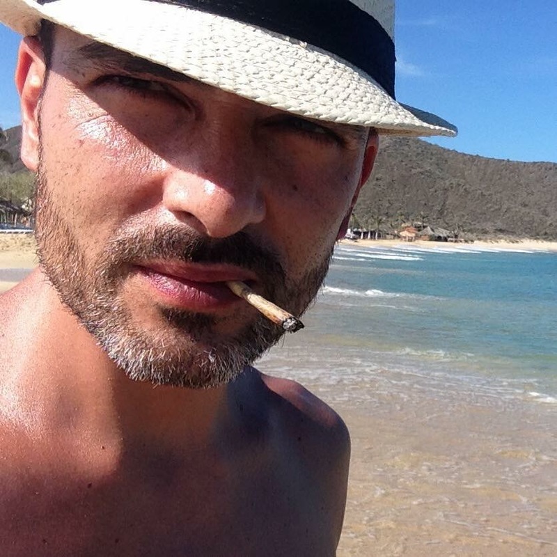Date this delightful Italy man Roberto from La Paz IT306