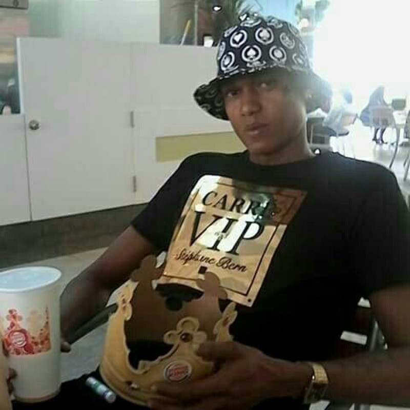 Date this beautiful Trinidad and Tobago man Warren from Port Of Spain TT90