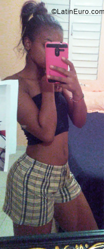 Date this exotic Dominican Republic girl Mari from Santo Dominigo DO33096