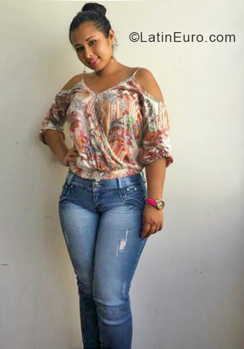 Date this voluptuous Colombia girl Angelica from Bogota CO24134