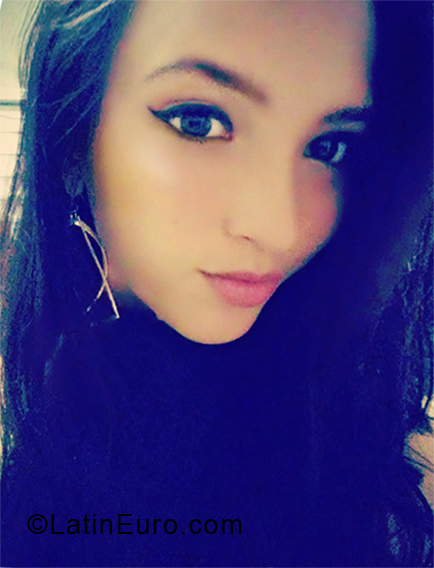 Date this lovely Cuba girl Lily from Havana CU345