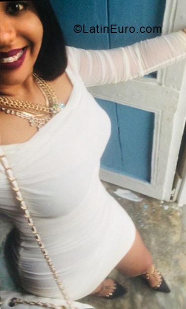 Date this beautiful Dominican Republic girl Nicole from Santo Domingo DO32896