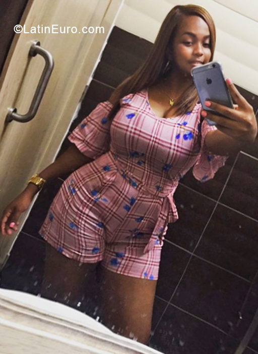 Date this charming Dominican Republic girl Katherine from Santo Domingo DO32905