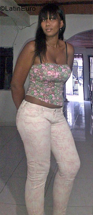 Date this hot Colombia girl Ana from Cali CO24159