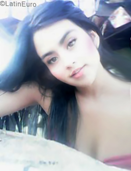 Date this nice looking Colombia girl Estefany from Medellin CO24170