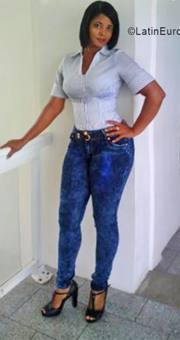 Date this stunning Dominican Republic girl Josefina from Higuey DO33004