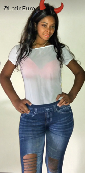 Date this foxy Colombia girl Xx from Medellin CO24202
