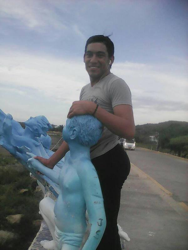 Date this georgeous Colombia man Manuel llanos from Bogota CO24205
