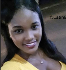 Date this good-looking Dominican Republic girl Yokarie from Santo Domingo DO33023