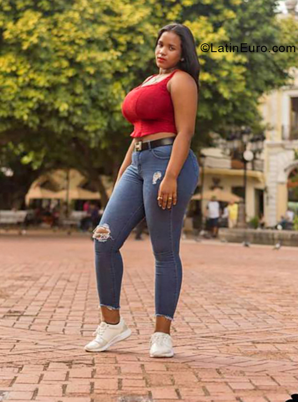 Date this exotic Dominican Republic girl Nicol Ashley from Santo Domingo DO36044