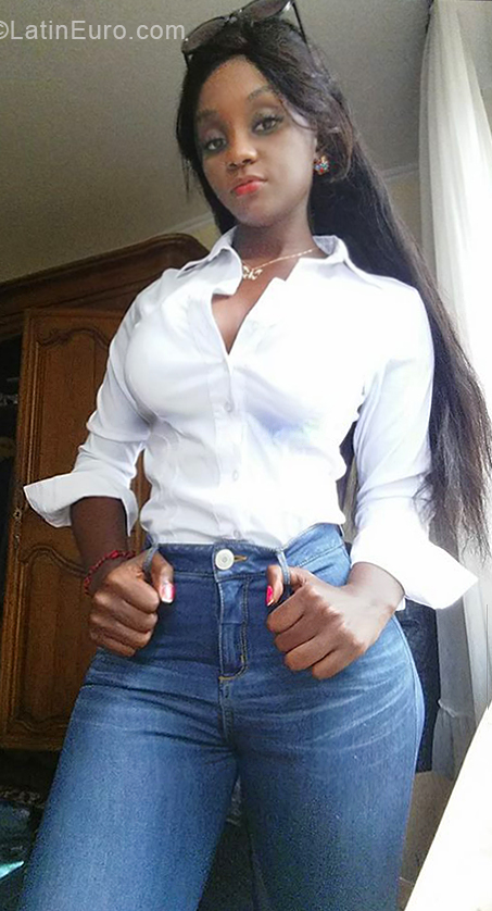 Date this passionate Colombia girl Heidy from Cali CO24241
