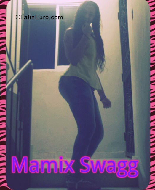Date this beautiful Dominican Republic girl Abi from Santo Domingo DO33054