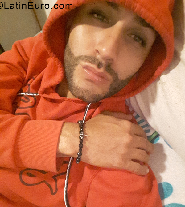 Date this attractive Colombia man Juan from Medellin CO24283