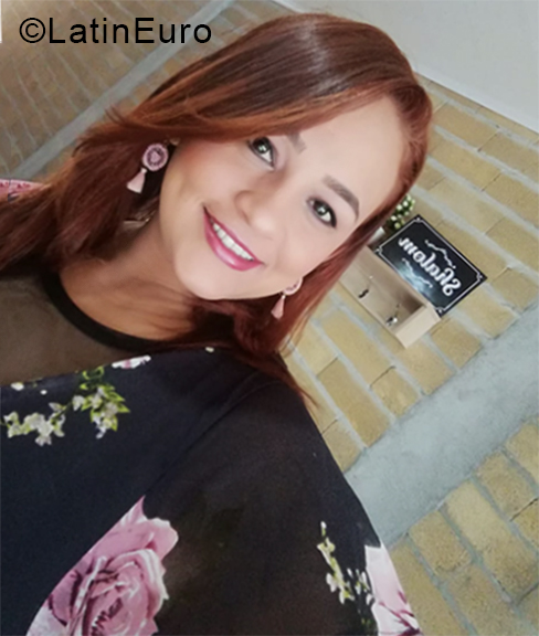 Date this good-looking Colombia girl Leidy from Medellin CO24284