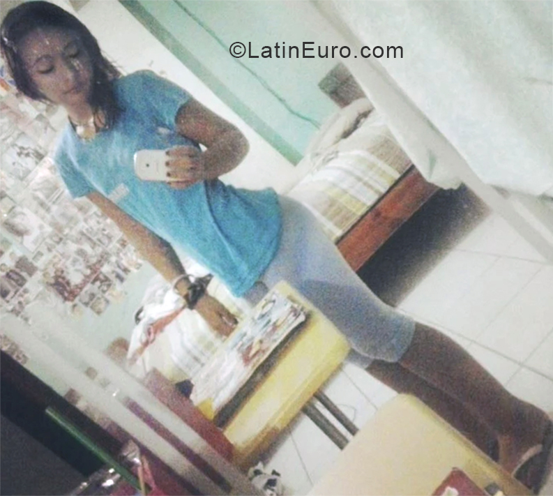 Date this tall Venezuela girl Nati from El Tigre VE1845