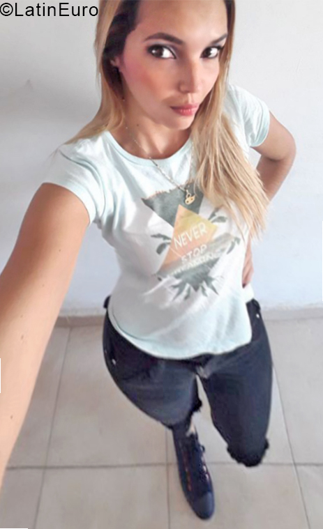 Date this funny Colombia girl Laura from Barranquilla CO24298