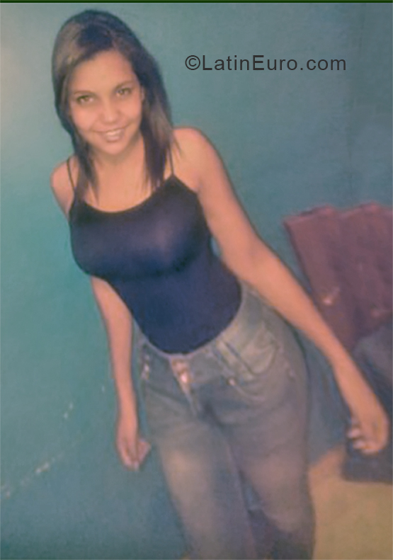 Date this passionate Venezuela girl Ariana from Maraciabo VE1947
