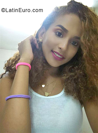Date this hot Dominican Republic girl Mayrly from Santiago DO33106