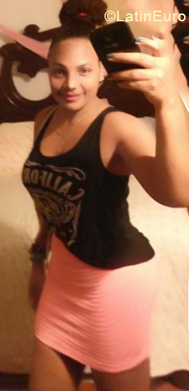 Date this sultry Dominican Republic girl Ericka from Samana DO33110