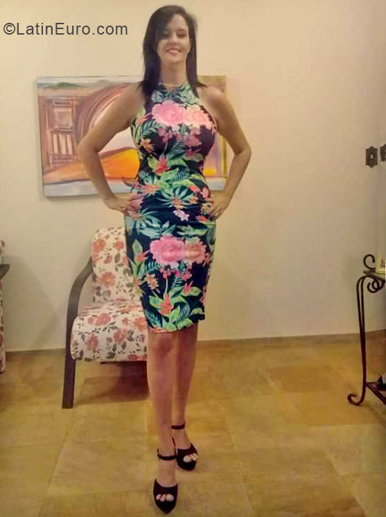 Date this lovely Brazil girl Daniela from Vitoria BR10843
