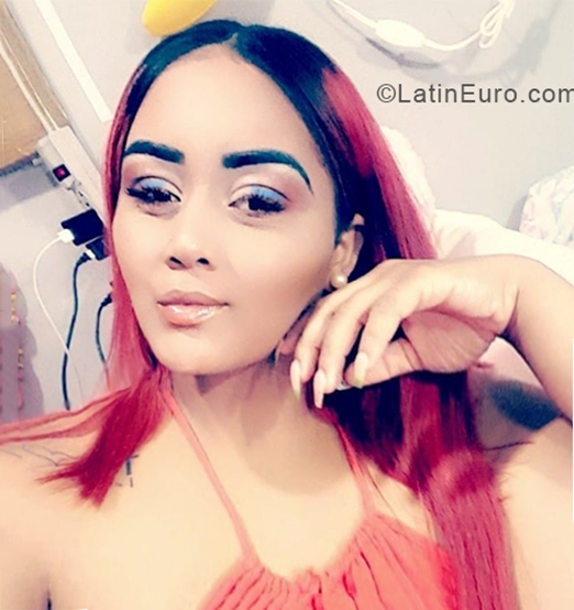 Date this stunning Dominican Republic girl Yoelmi from Santiago DO33132