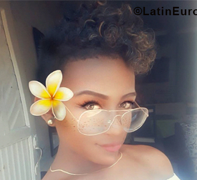 Date this voluptuous Colombia girl Genesis from Tumaco CO24342