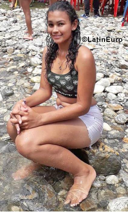 Date this sultry Colombia girl Maria from Barranquilla CO24353