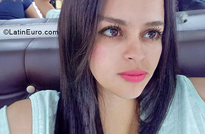Date this athletic Dominican Republic girl Lilo from Santo Domingo DO33148