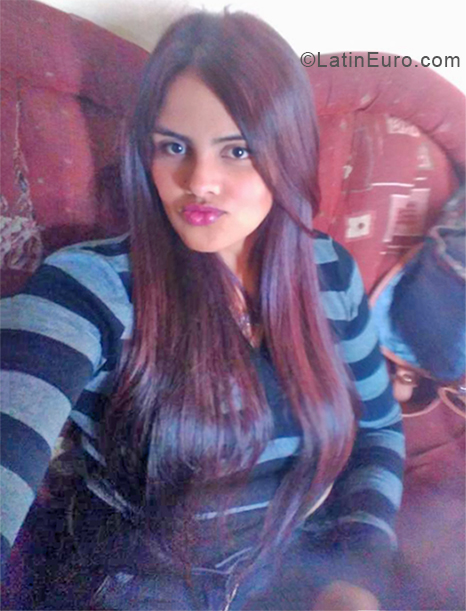 Date this beautiful Colombia girl Rose from Bogota CO24358