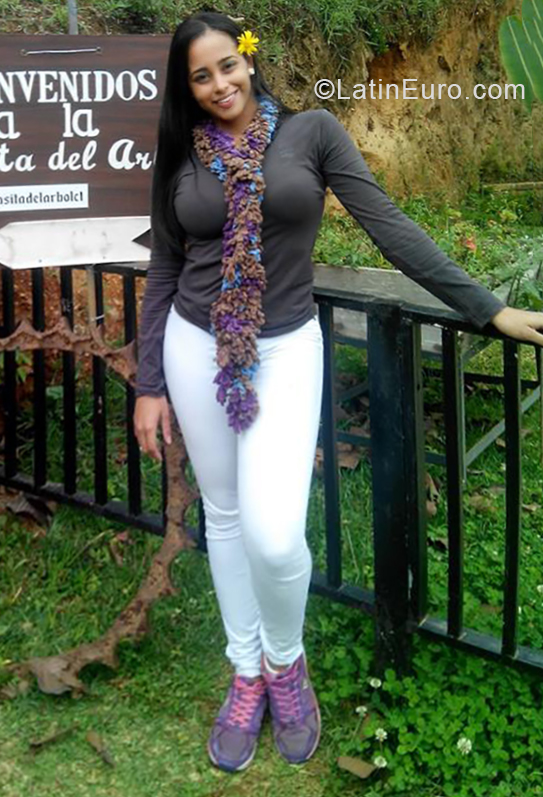Date this cute Venezuela girl Kathelyn from Caracas VE1882
