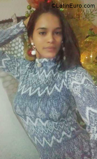 Date this funny Dominican Republic girl Stephanie from Santiago DO33178