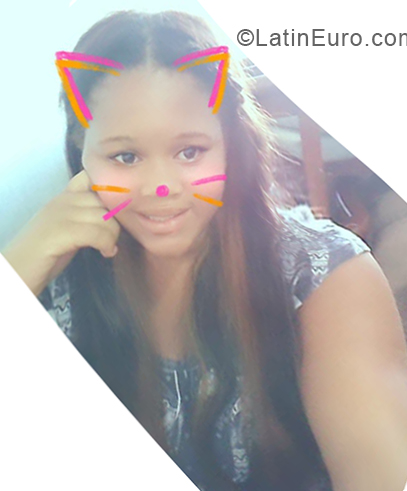 Date this beautiful Dominican Republic girl Kateryn from  DO33184
