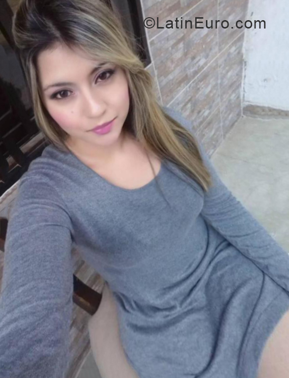 Date this athletic Colombia girl Diana from Medellin CO24395