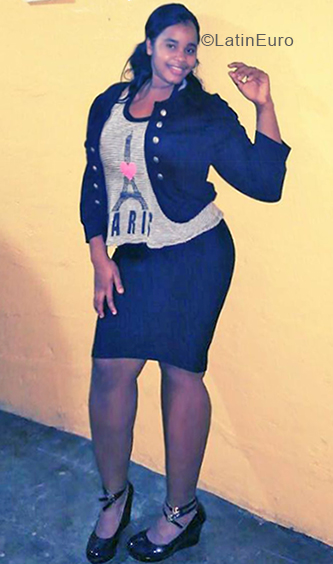 Date this georgeous Dominican Republic girl Yarine from Santo Domingo DO33196