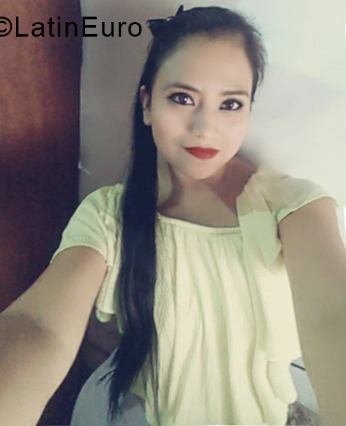 Date this good-looking Peru girl Sandra from Trujillo PE1304