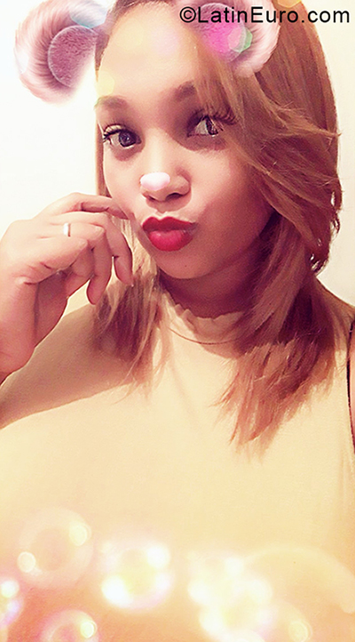 Date this hot Dominican Republic girl Nayelis from Santiago DO33214