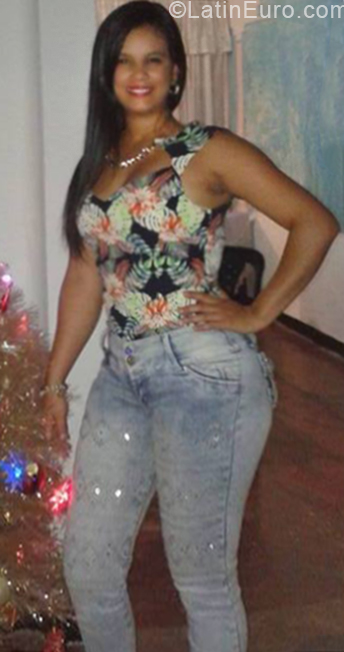 Date this young Colombia girl Katherine from Cali CO24417