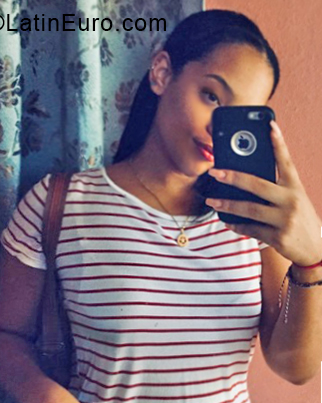 Date this hard body Dominican Republic girl Karla from Santiago DO33219