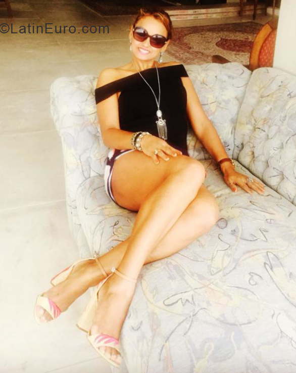 Date this voluptuous Brazil girl Gilda Oliveira de Souza from Rio De Janeiro BR10679