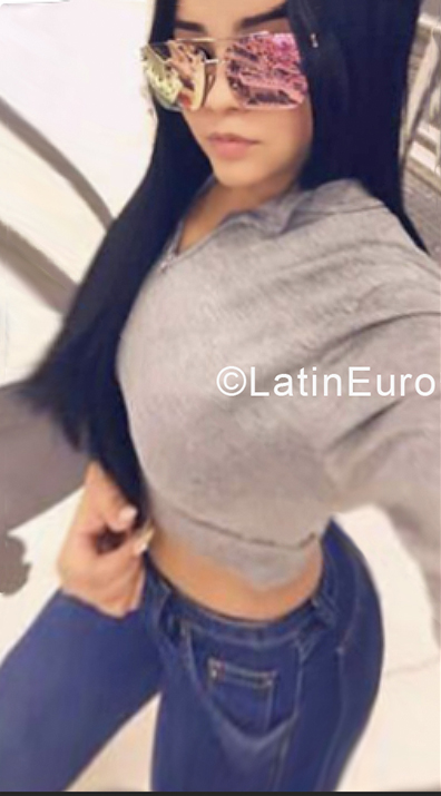 Date this passionate Venezuela girl Kimberly from Caracas VE1927