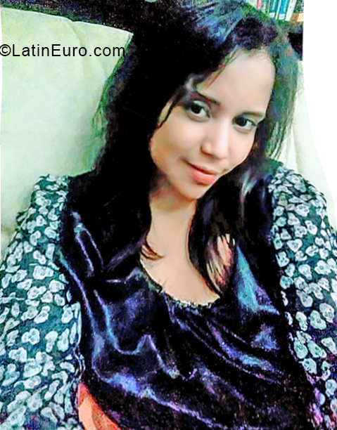 Date this young Dominican Republic girl Astris from Santo Domingo DO33271