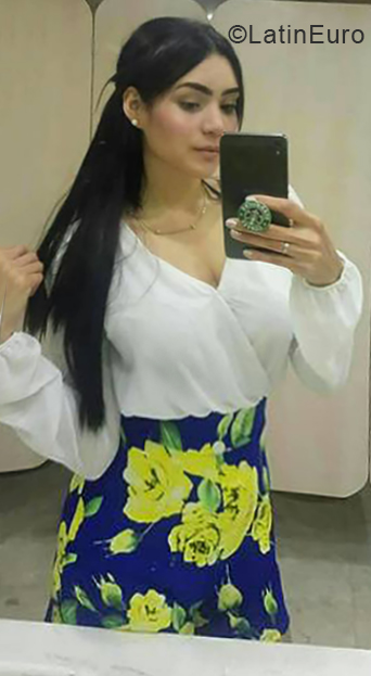 Date this voluptuous Venezuela girl Karol from Puerto La Cruz VE1934
