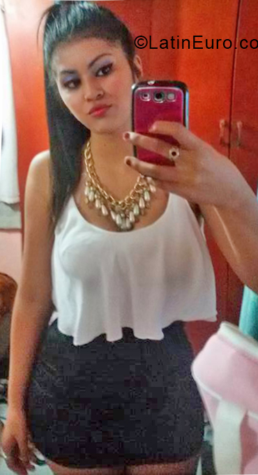Date this beautiful Argentina girl Gabriela from Yerba buena AR161