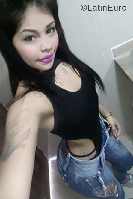 Date this exotic Venezuela girl Francia from Caracas VE1943