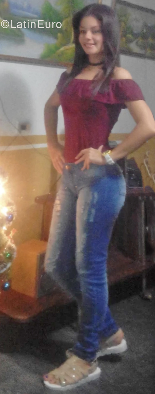 Date this tall Venezuela girl Karla from Maracaibo VE1945