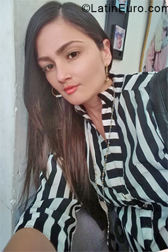 Date this sensual Colombia girl Marcela from Bogota CO24494