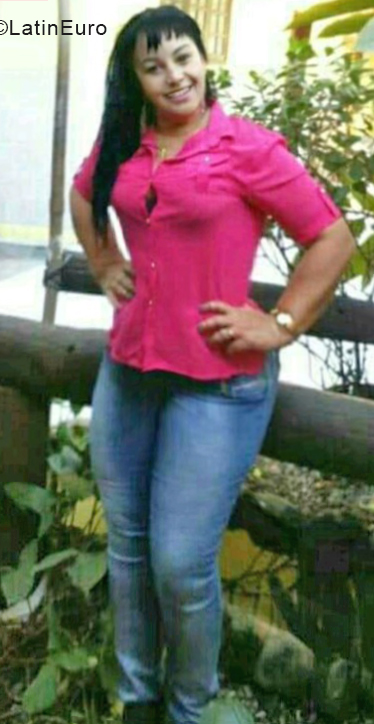 Date this nice looking Brazil girl Marcia from Rio de Janeiro BR10699